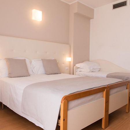 Hotel Ardea Riccione Exterior photo