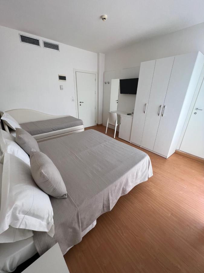 Hotel Ardea Riccione Exterior photo